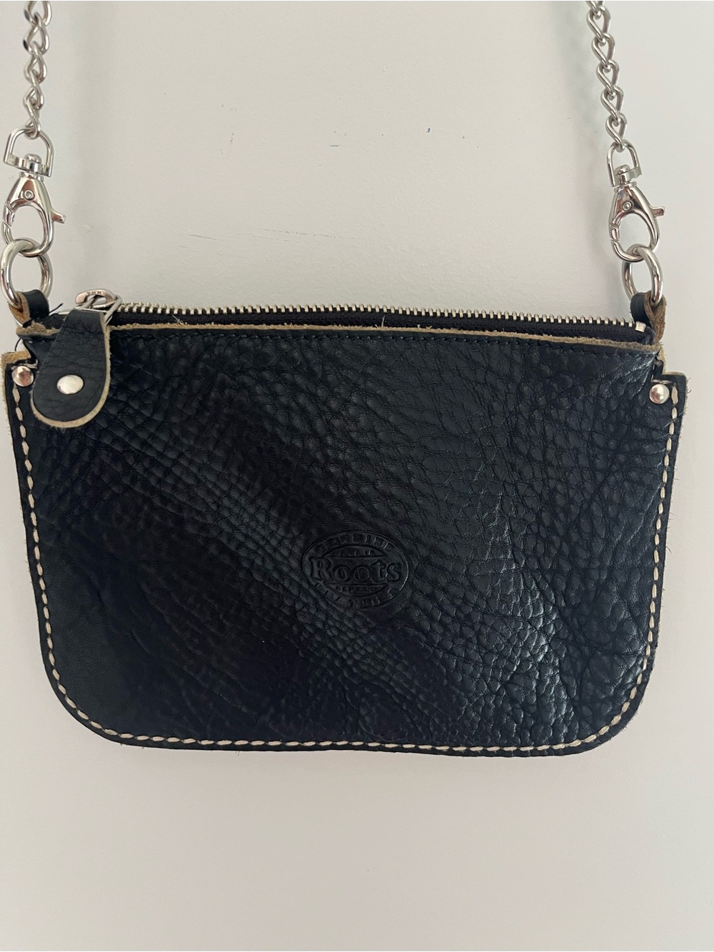 Roots Pebbled Black Leather Crossbody Chain Bag - Picture 4 of 9